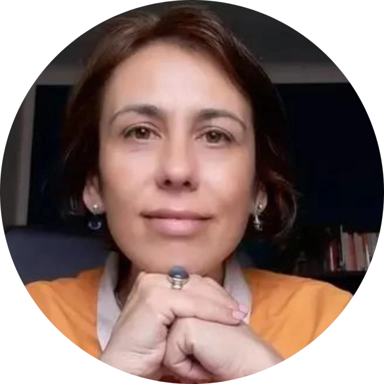 Il volto di Maria, una delle iscritte al corso di preparazione orale al concorso docenti, che ha ottenuto una cattedra grazie alla preparazione acquisita